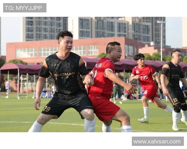 足球亚洲之星闪耀赛场展现风采助力球队追逐梦想与荣耀