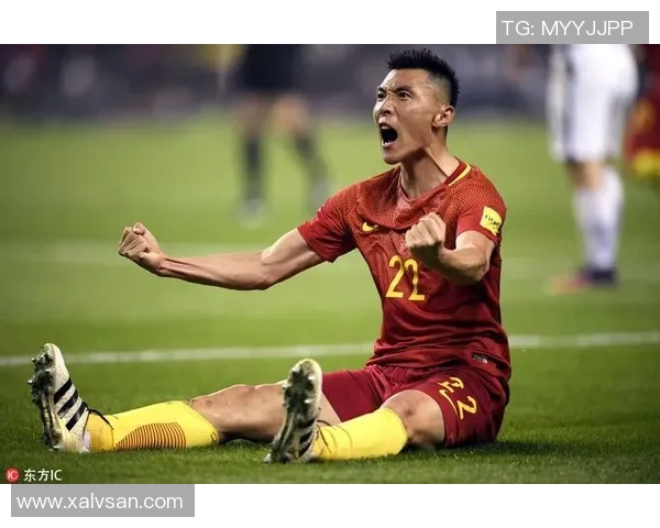 胡浩然足球之路：从青涩少年到职业球员的成长历程与梦想追逐